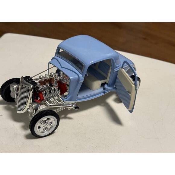 American Muscle 1:18 1934 Ford Newstalgia Street Rod Baby Blue -
